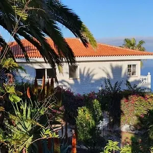 https://villa-larnia-de-tenerife.adeje-hotels.com